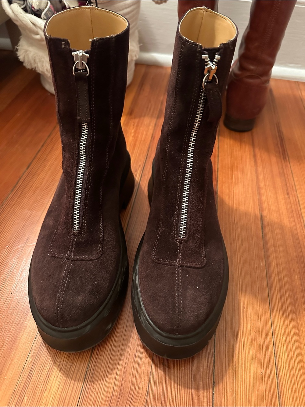 Steve Madden Brown Suede Platform boots